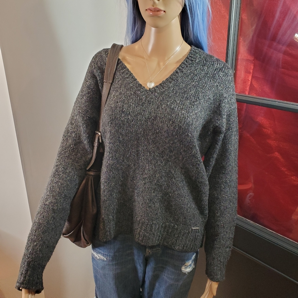 MK V Neck Sweater